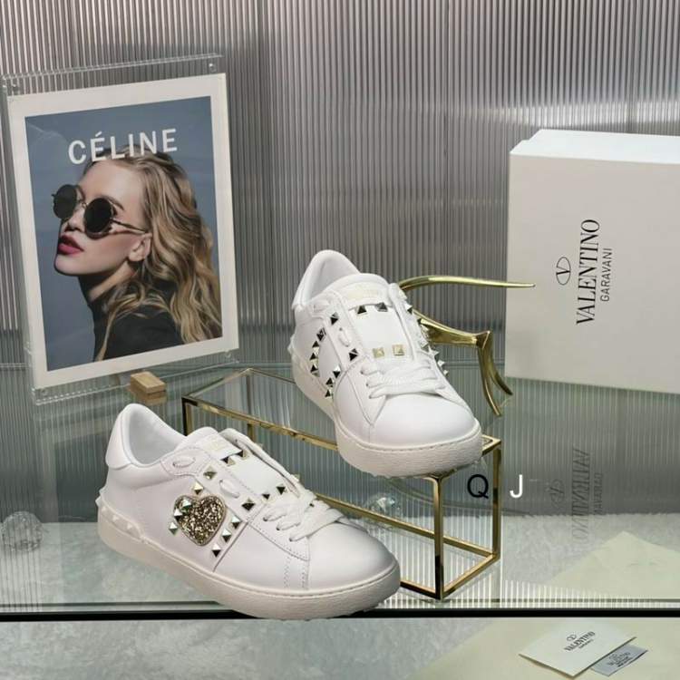 Picture of Valentino Shoes _SKUValentinocoloursz35-46XJ070820012